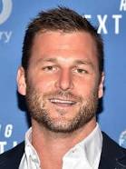 How tall is Dave Salmoni?